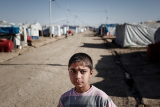  Selon le HCR et l'UNICEF, les enfants représentent la moitié de l'ensemble des réfugiés du conflit en Syrie. Selon le HCR, Un million d'enfants sont désormais des réfugiés syriens.